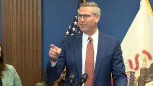 IL Treasurer to work with lawmakers after Pritzker's veto of nonprofit bill