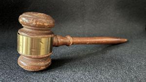 Former board member expressed concerns about indicted DeKalb superintendent Former board member expressed concerns about indicted DeKalb superintendent