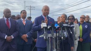 Illinois House Speaker: 'Mr. Trump, tear down this fence!' Illinois House Speaker: 'Mr. Trump, tear down this fence!'