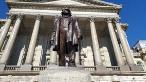 Illinois quick hits: Energy omnibus bill advancing; ICE protesters indicted Illinois quick hits: Energy omnibus bill advancing; ICE protesters indicted