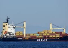 White House backs off hefty EU tariff threats, EU eliminates industrial tariffs