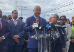 Illinois House Speaker: 'Mr. Trump, tear down this fence!' Illinois House Speaker: 'Mr. Trump, tear down this fence!'
